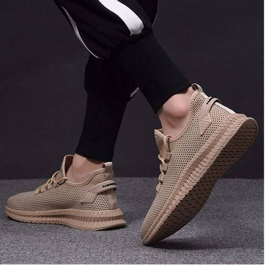 Men's sports and leisure running shoes