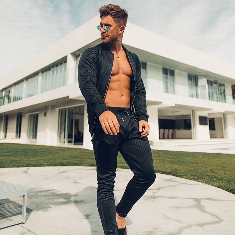 Men's sports and leisure suit